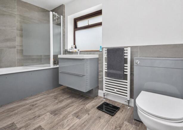 3 bed Semi-Detached for sale Image 6