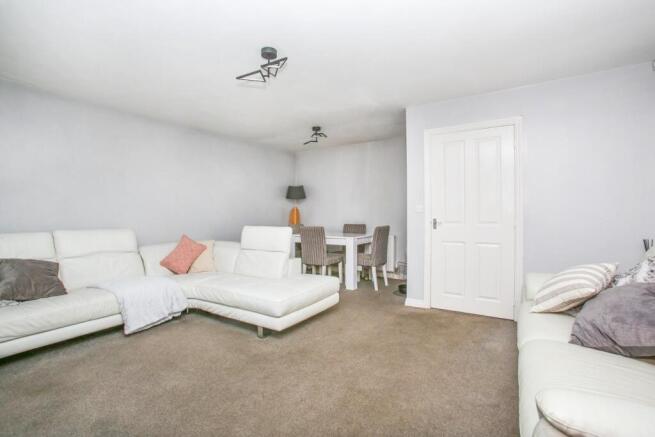 4 bed Semi-Detached for sale Image 7