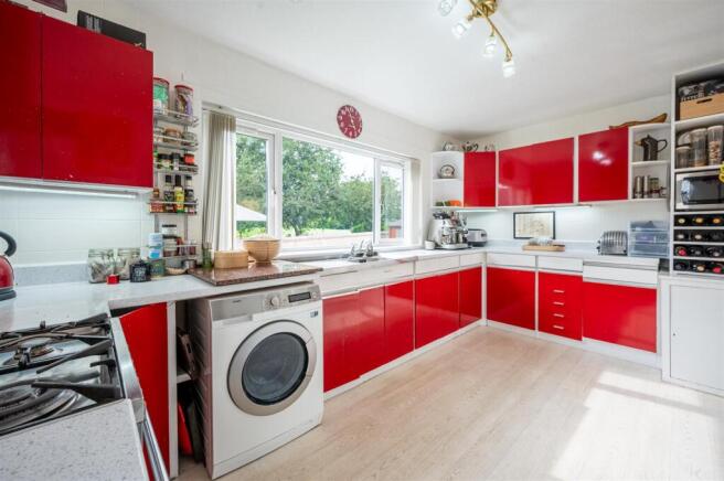 Kitchen (4).jpg