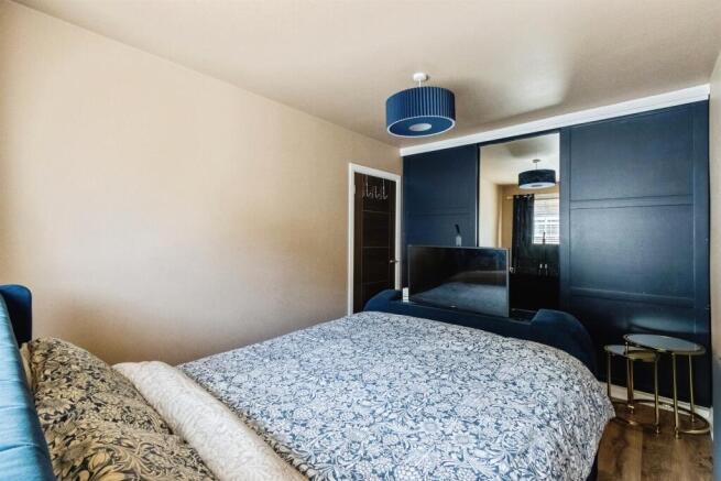3 bed Terraced for sale Image 7