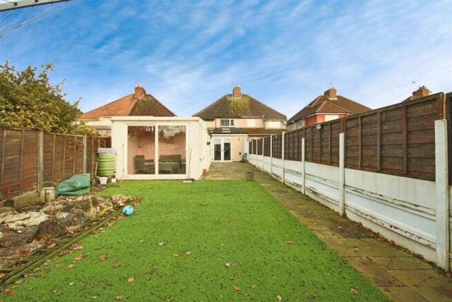 Extensive Rear Garden