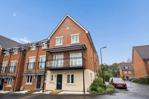Denton Way, Slough, SL3