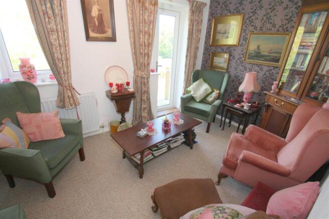Bedroom 1.JPG