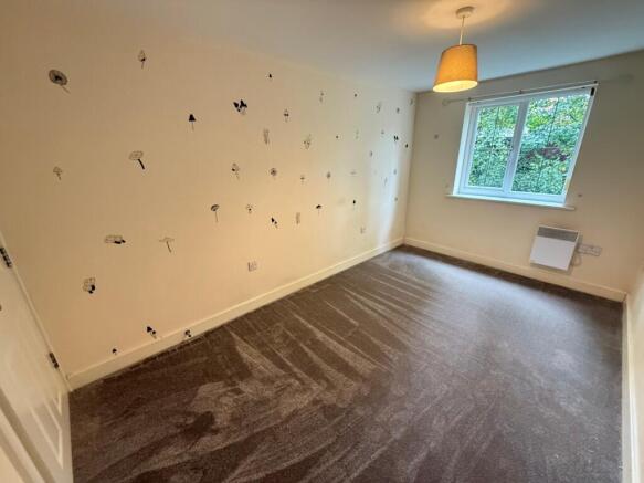 2 bed Apartment to rent Image 12