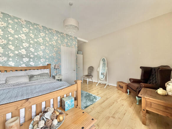 4 bed Terraced for sale Image 8