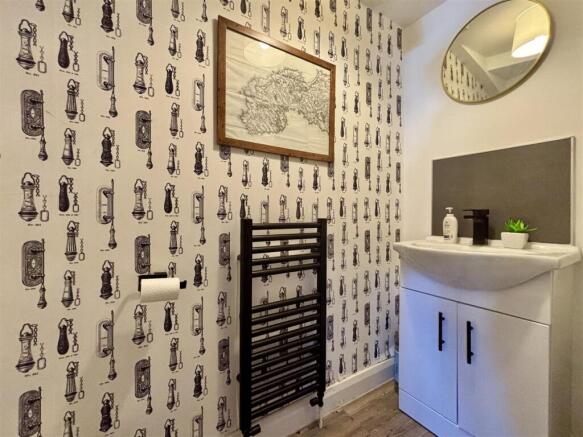 3 bed Town House for sale Image 8