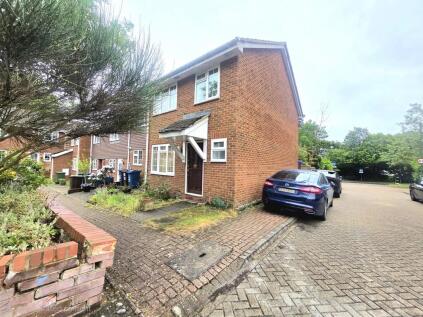Carrington Square, Harrow