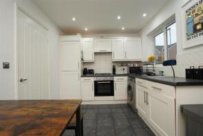 16, Northfield Grange, South Kirkby, Pontefract WF9 3TB