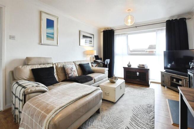 2 bed Semi-Detached Bungalow for sale Image 8