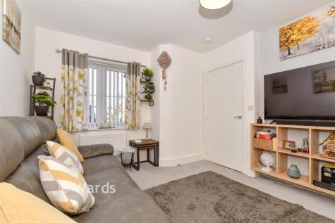 Dumbrell Drive, Paddock Wood, Kent