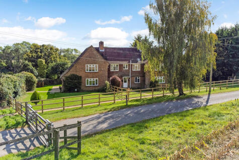 Hay Place Lane, Binsted, GU34