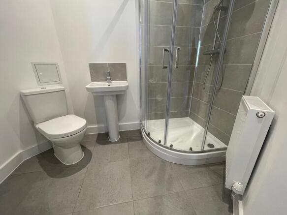 2 bed House to rent Image 5