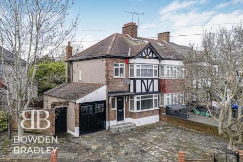 Brackley Square, Woodford Green, IG8