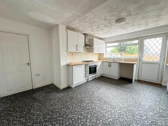 3 bed Semi-Detached for sale Image 5
