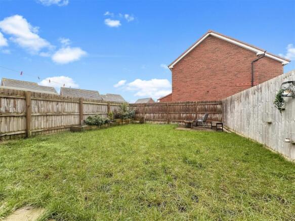 Well-Appointed Garden 567