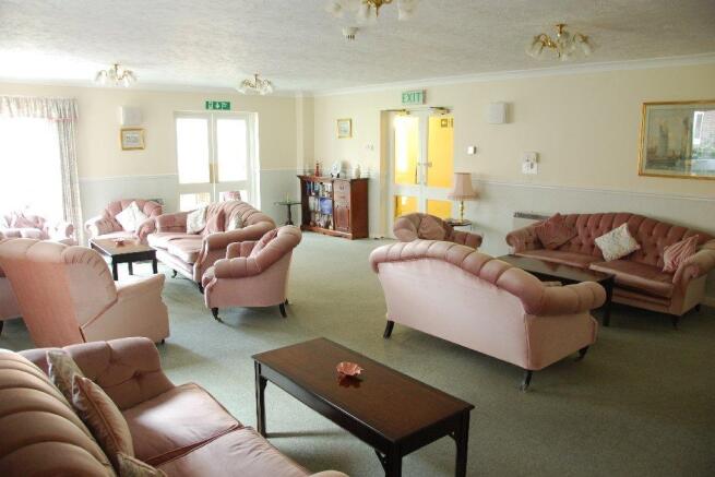 COMMUNAL LOUNGE