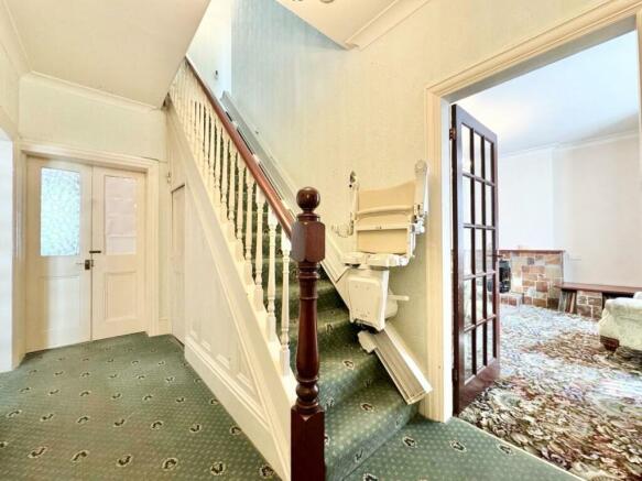 5 bed Detached for sale Image 5