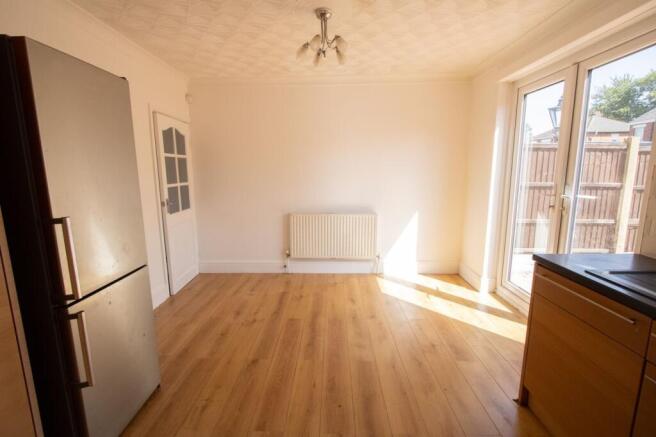 3 bed Semi-Detached for sale Image 6
