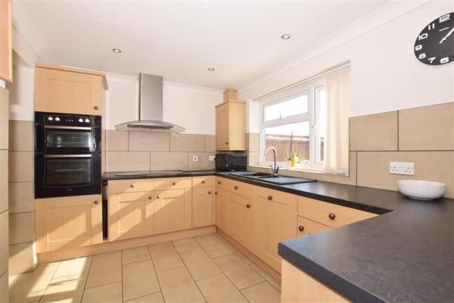 Kitchen/Breakfast Area