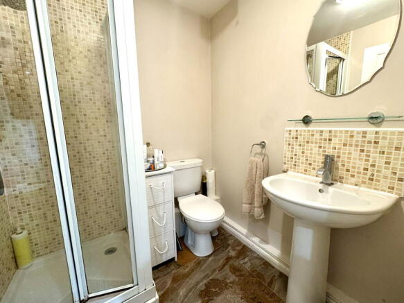 2 bed Apartment for sale Image 10
