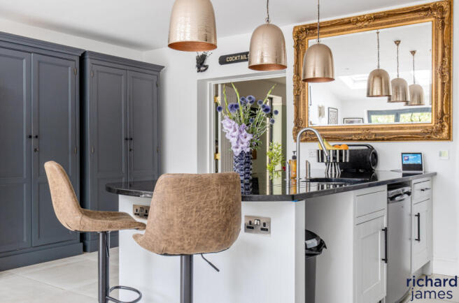 d99ee320069740778a97f6da7f5f8524