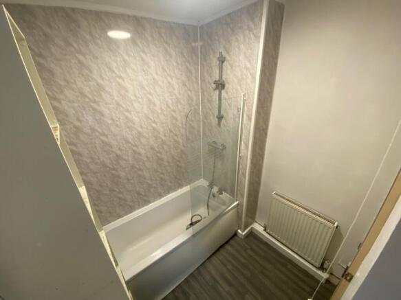3 bed Semi-Detached to rent Image 8