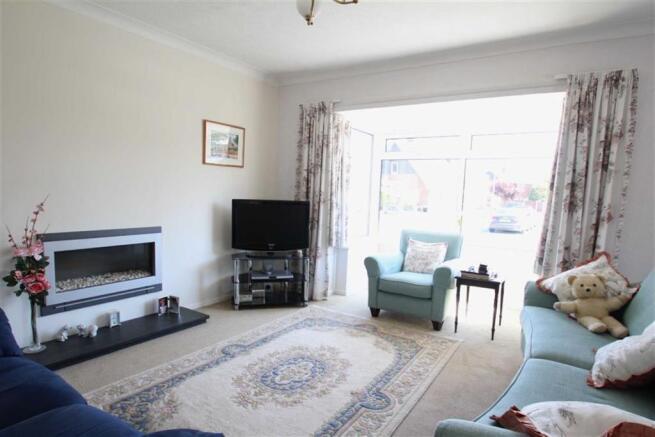 Spacious Living / Di