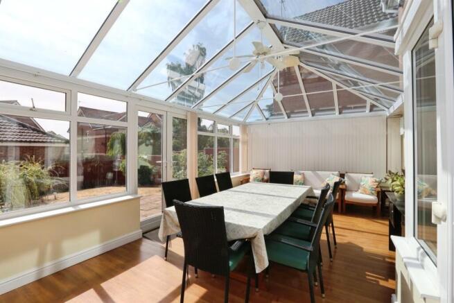4 bed Detached for sale Image 7