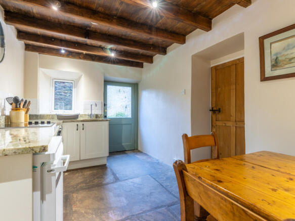 2 bed Terraced for sale Image 6