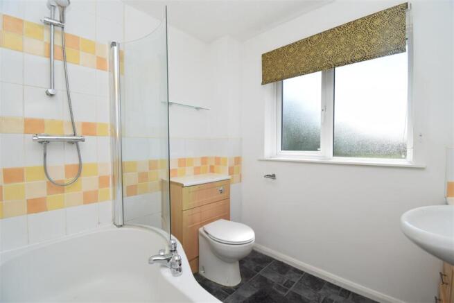 3 bed Semi-Detached to rent Image 10