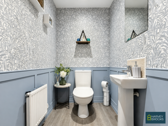 4 bed Detached for sale Image 4