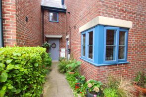4, Lyric Place, Lymington SO41 9NX
