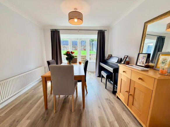 4 bed Detached for sale Image 6