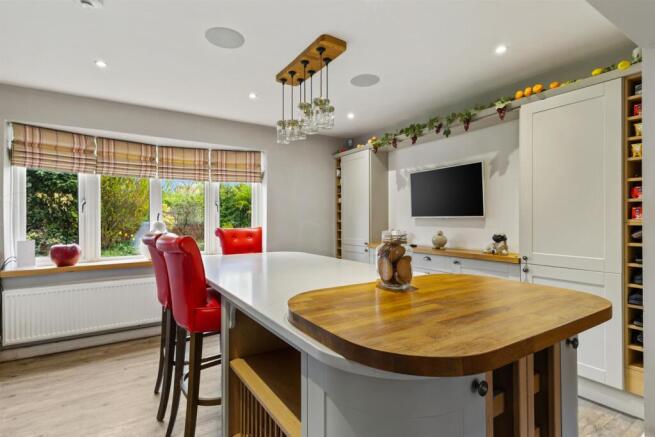 BREAKFAST KITCHEN