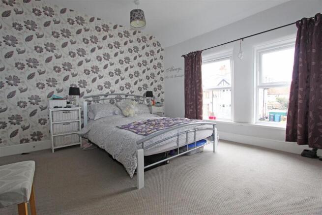 Master Bedroom..jpg