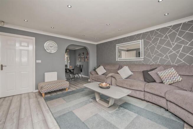 Open Plan Living Room / Dining Area: