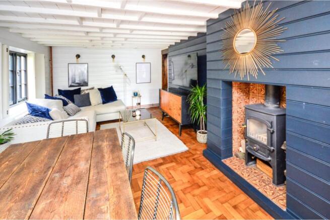 Lounge/Dining Room