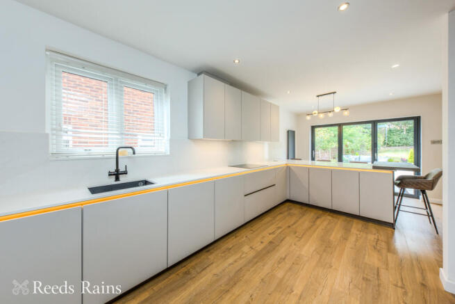 33, Badger Road, Tytherington, Macclesfield, Cheshire, SK10 photo 4