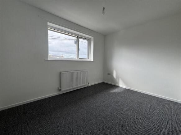 3 bed End of Terrace to rent Image 7