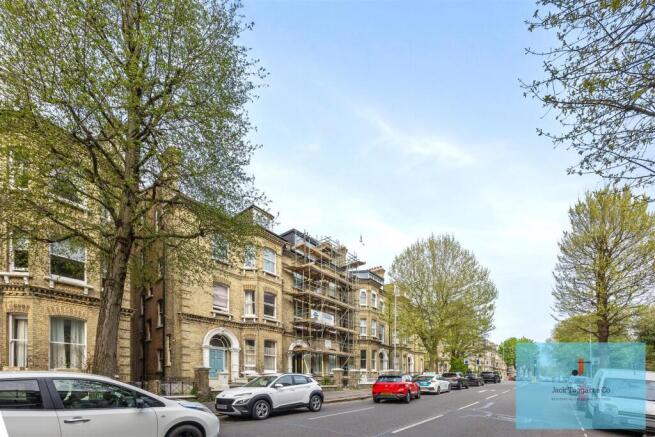 1-bed flat on Cromwell Road, Hove, £240,000