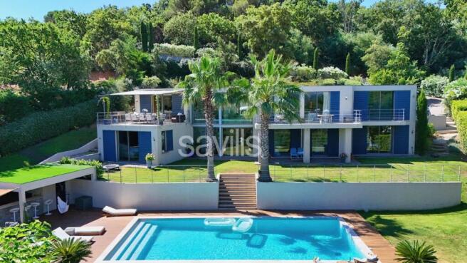 Contemporary Villa Near L¿Escalet Beach