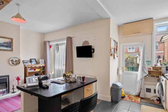 3 bed Terraced for sale Image 6