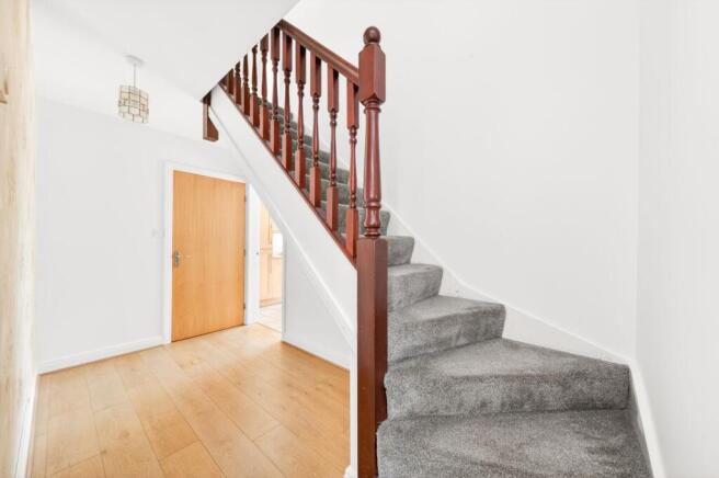 4 bed Detached for sale Image 5