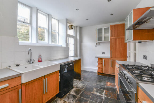 2 bed Apartment for sale Image 6