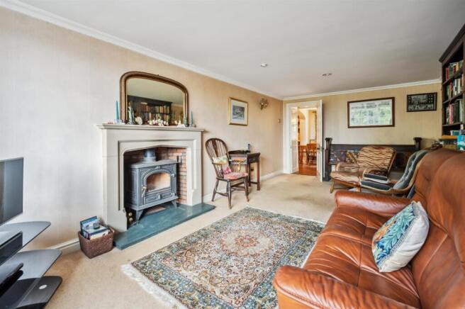 6 bed Detached for sale Image 7