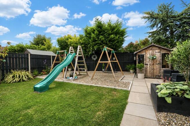 4 bed Semi-Detached for sale Image 11