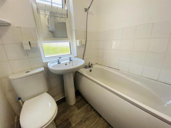 2 bed Flat to rent Image 7