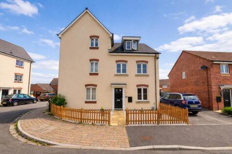 Wilson Gardens, West Wick - Superb Town House