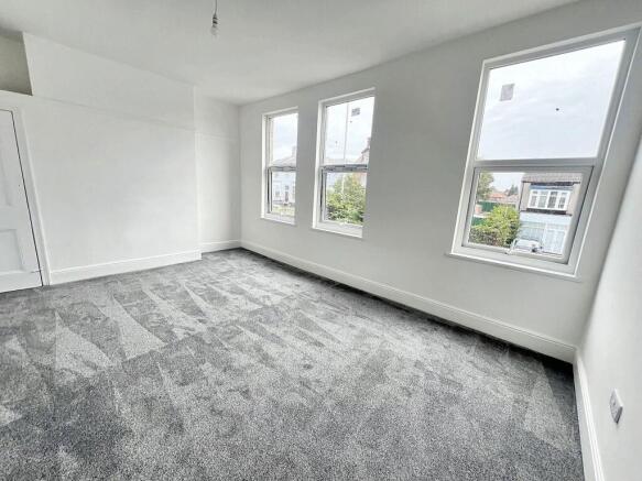 5 bed Terraced for sale Image 8