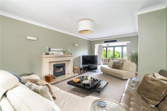 4 bed Detached for sale Image 9